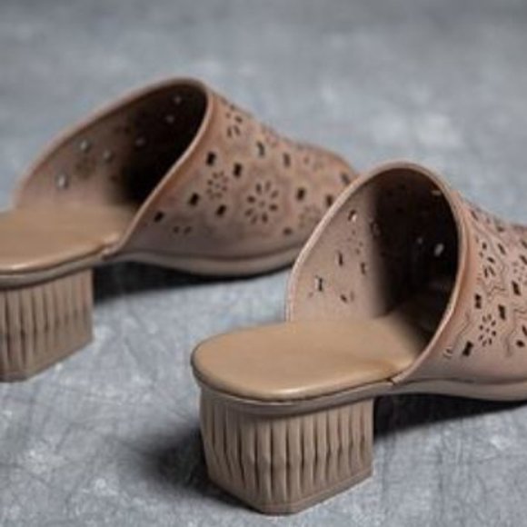 Rumour Has It | Caramel Geometric Openwork Leather Slide - Picture 2 of 5